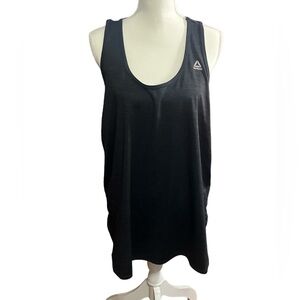 1x Reebok black tank